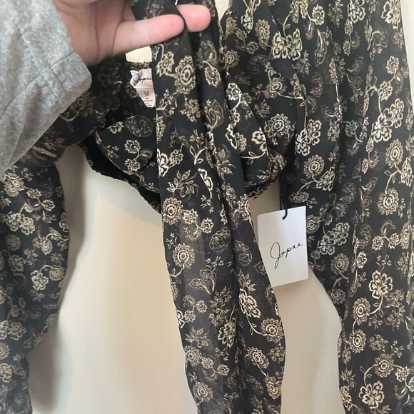 Japna Wrap Around Crop Top with Floral Print - Picture 8 of 9